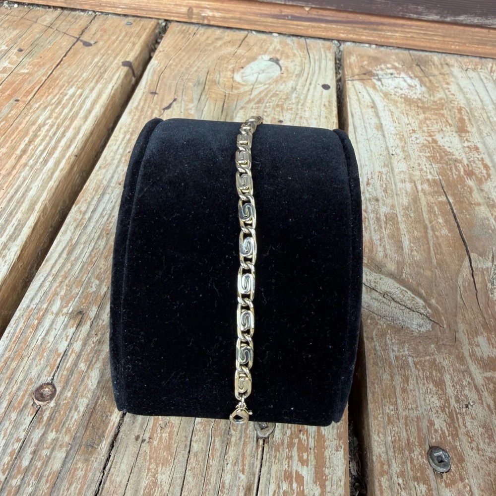 S Link Chain Bracelet Unisex 7.5 Inch Gold Tone Polished Interlocking Link - Picture 3 of 5